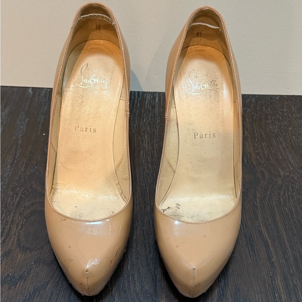 Christian Louboutin Nude Pumps